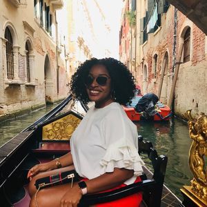 Meet your Posher, Danielle